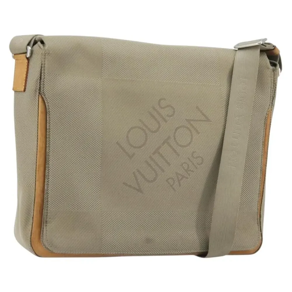 Louis Vuitton height 11
